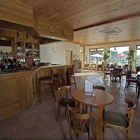 Beach Hotel & Restaurant Downings Dış mekan fotoğraf