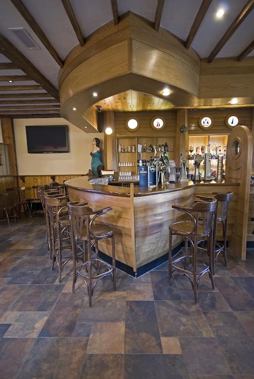 Beach Hotel & Restaurant Downings Dış mekan fotoğraf
